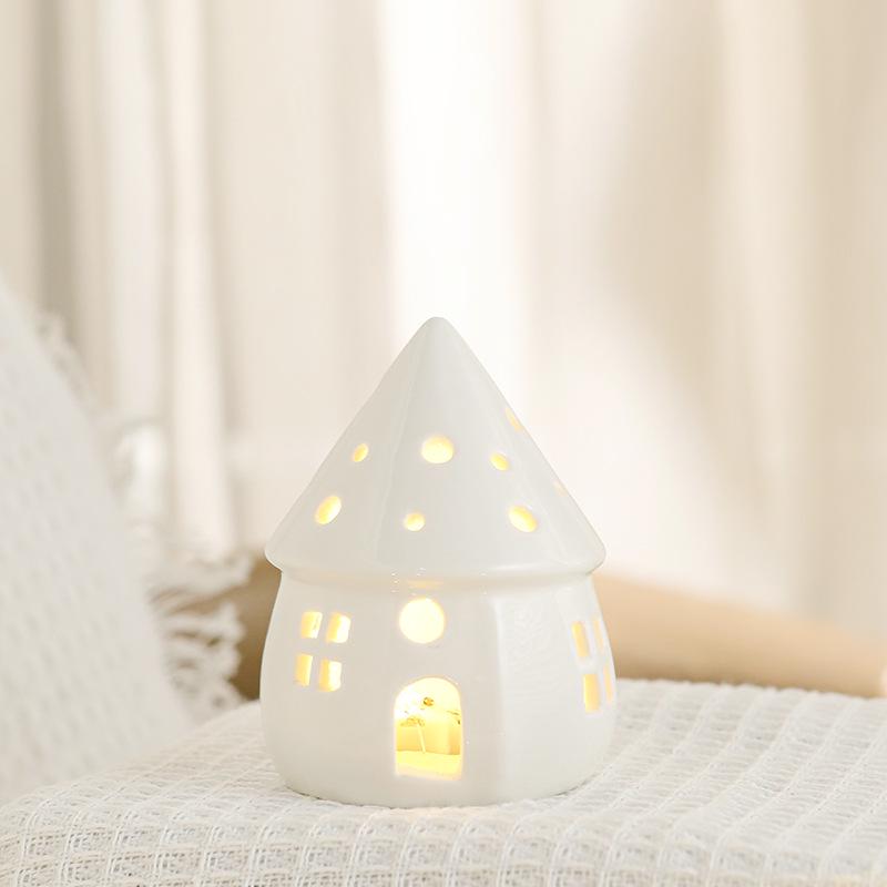 Ceramic Christmas House Ornament with Night Light - Festive Desktop Decoration
Ceramic Christmas House Ornament with Night Light - Festive Desktop Decoration