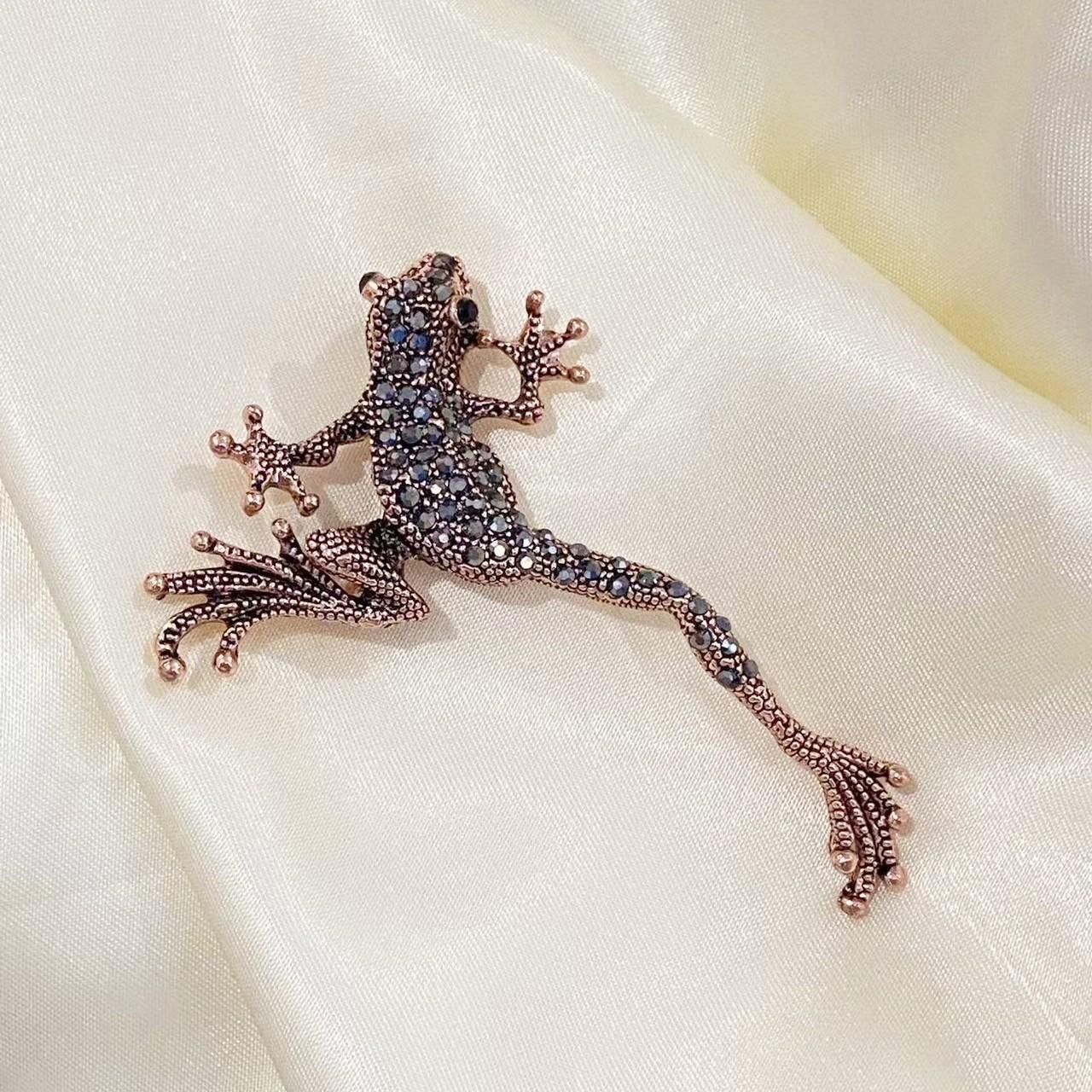 Модная винтажная брошь в виде ящерицы геккона, женская брошь, аксессуары для готической одежды, булавки, аксессуары малиновый
Модная винтажная брошь в виде ящерицы геккона, женская брошь, аксессуары для готической одежды, булавки, аксессуары малиновый