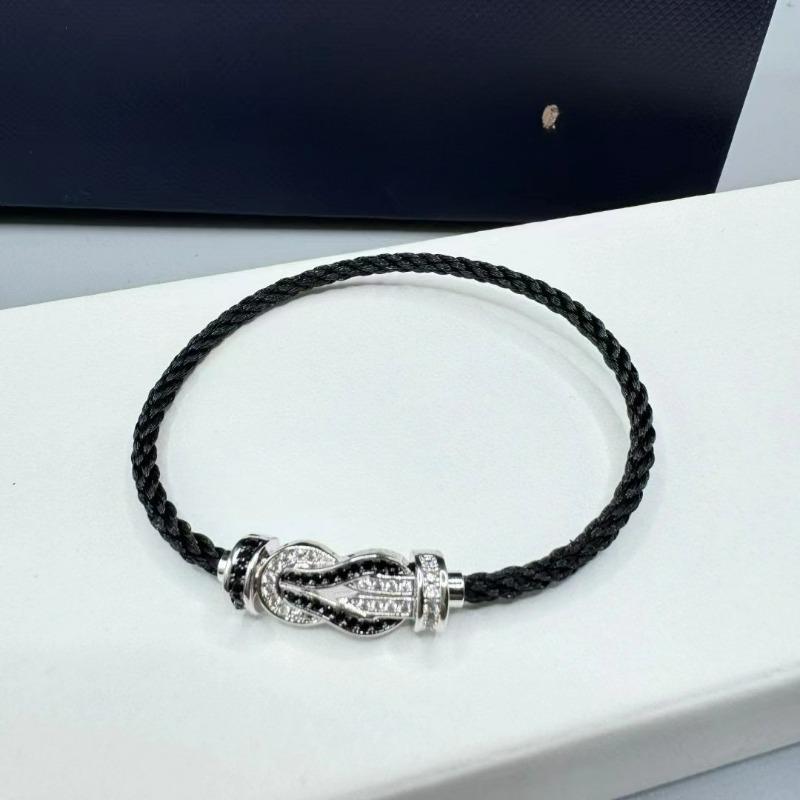 Ручний Мотузок V Золотий Середній Пряжка-Підкова Не Вицвітає Рік Народження Червона Мотузка Унісекс 16cm
Ручний Мотузок V Золотий Середній Пряжка-Підкова Не Вицвітає Рік Народження Червона Мотузка Унісекс 16cm