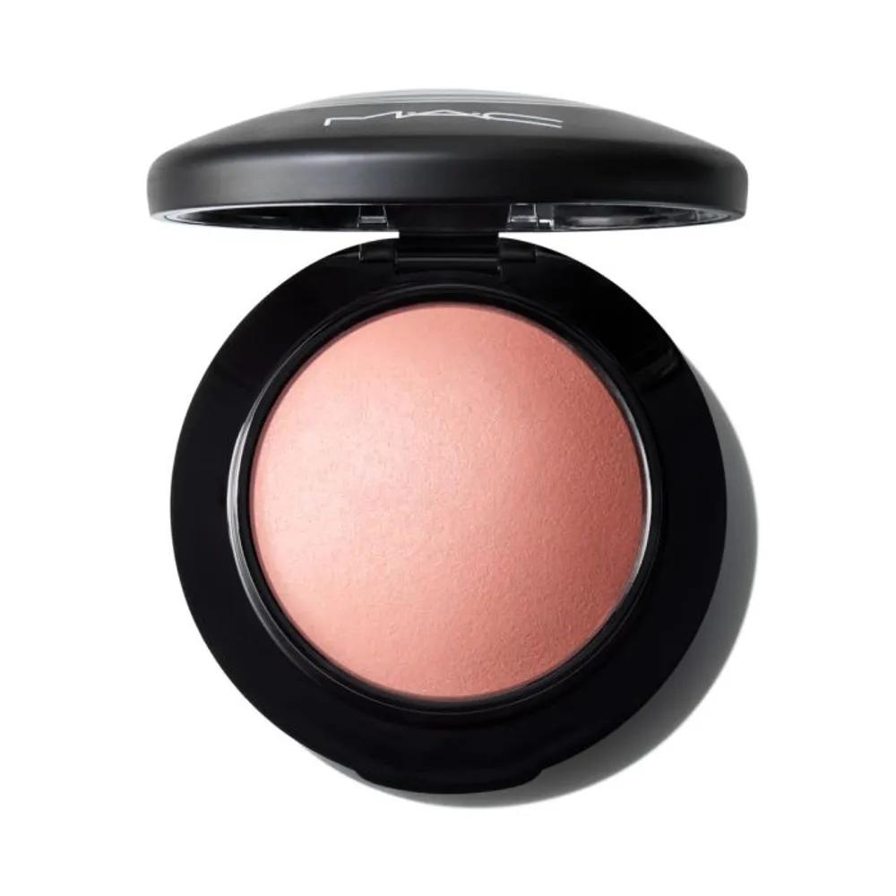 MAC Sweet Enough Mineralize Blush Pink
MAC Sweet Enough Mineralize Blush Pink
