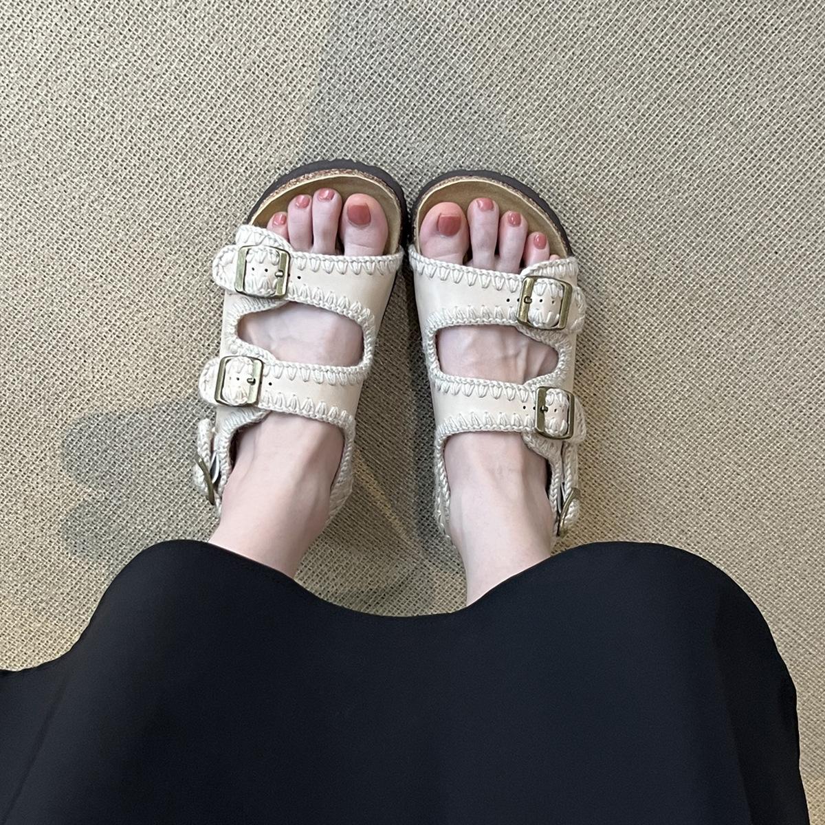 Cowhide version~ thick-soled belt buckle women s outer wear open-toed casual one-word sandals versatile height-enhancing beach shoes 35
Cowhide version~ thick-soled belt buckle women s outer wear open-toed casual one-word sandals versatile height-enhancing beach shoes 35