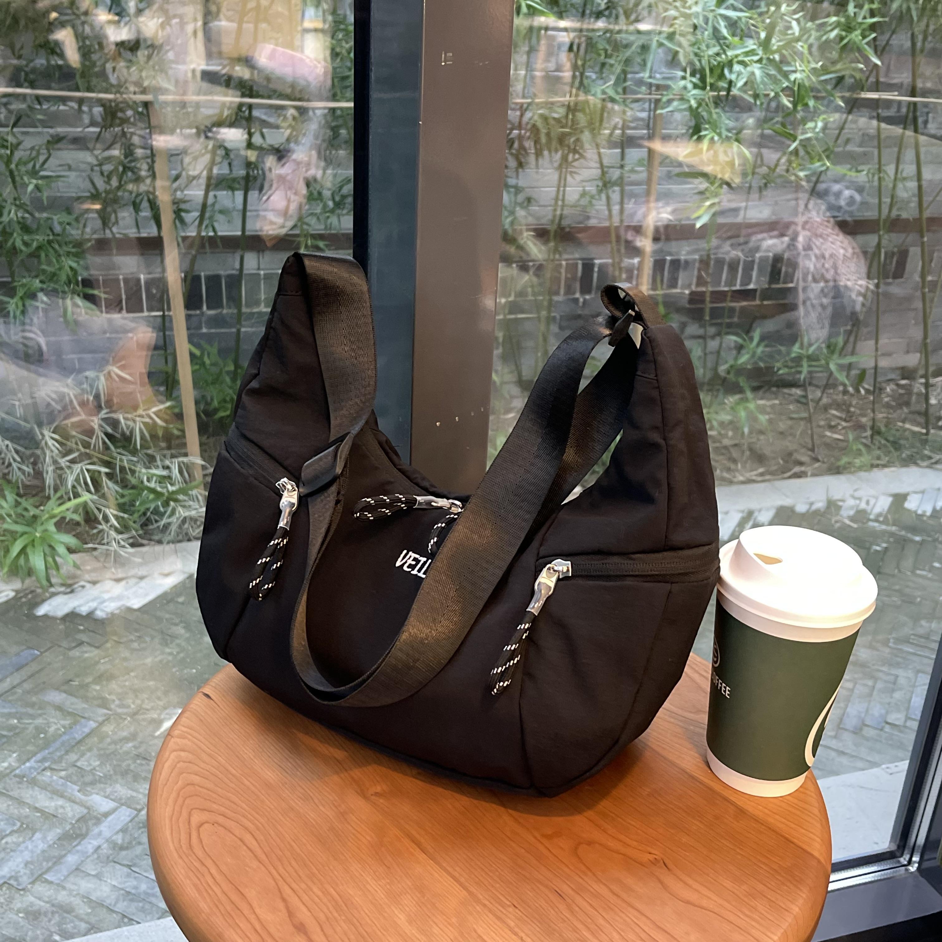 Простая и стильная холщовая сумка-тоут с завязками на шнурке и надписью, однотонная повседневная сумка через плечо
Простая и стильная холщовая сумка-тоут с завязками на шнурке и надписью, однотонная повседневная сумка через плечо