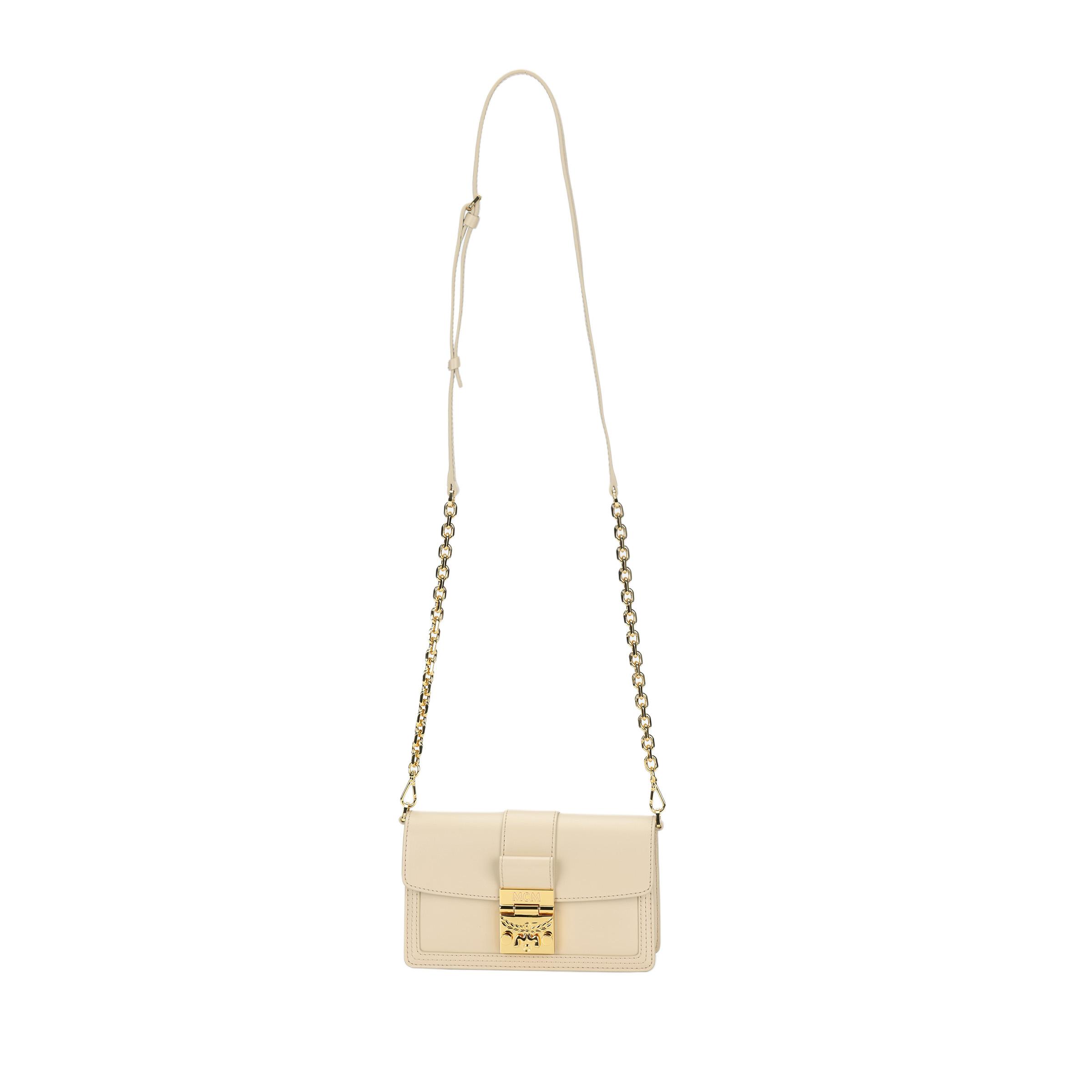 MCM Beige Leather Flap Chain Crossbody Bag with Gold Hardware for Daily Use Basic Set (Bag+Dust Bag)
MCM Beige Leather Flap Chain Crossbody Bag with Gold Hardware for Daily Use Basic Set (Bag+Dust Bag)