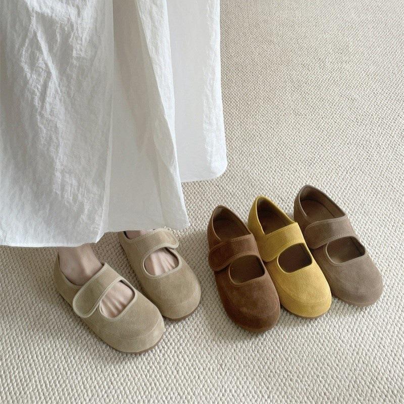 Yellow women s flat bottom shallow mouth soft sole Doudou shoes grandma shoes single shoes 35
Yellow women s flat bottom shallow mouth soft sole Doudou shoes grandma shoes single shoes 35