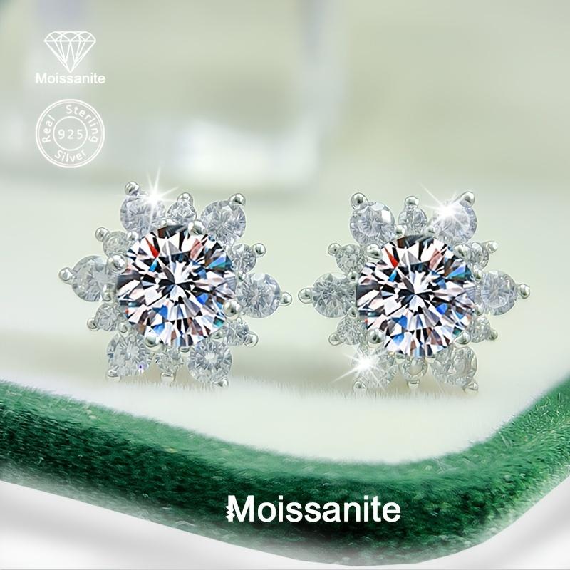 Elegant Snowflake Earrings for Women, Featuring 1 Carat of White Stones, Crafted from 925 silvery, Weighing 0.06 Ounces. Perfect for Celebrations белый
Elegant Snowflake Earrings for Women, Featuring 1 Carat of White Stones, Crafted from 925 silvery, Weighing 0.06 Ounces. Perfect for Celebrations белый