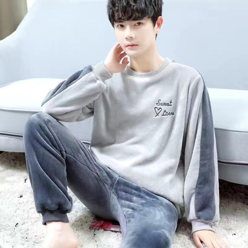 Men s Winter Warm Flannel Pajama Set: Long-Sleeve Casual Coral Fleece Sleepwear L
Men s Winter Warm Flannel Pajama Set: Long-Sleeve Casual Coral Fleece Sleepwear L