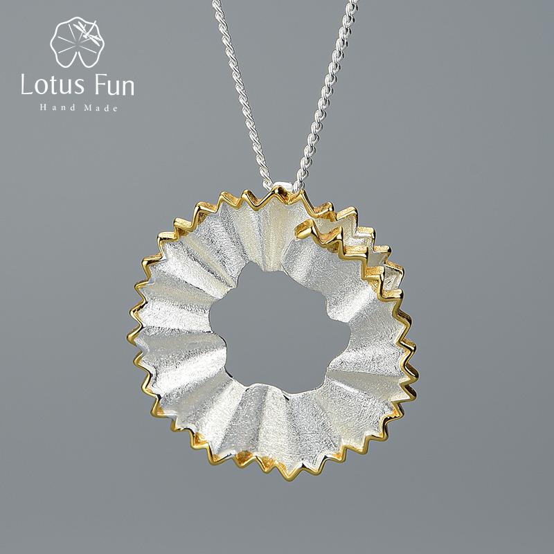 Lotus Fun, стерлинговое серебро 925 пробы, ювелирные изделия ручной работы, креативная подвеска в виде стружки карандаша без ожерелья для женщин, подарок
Lotus Fun, стерлинговое серебро 925 пробы, ювелирные изделия ручной работы, креативная подвеска в виде стружки карандаша без ожерелья для женщин, подарок