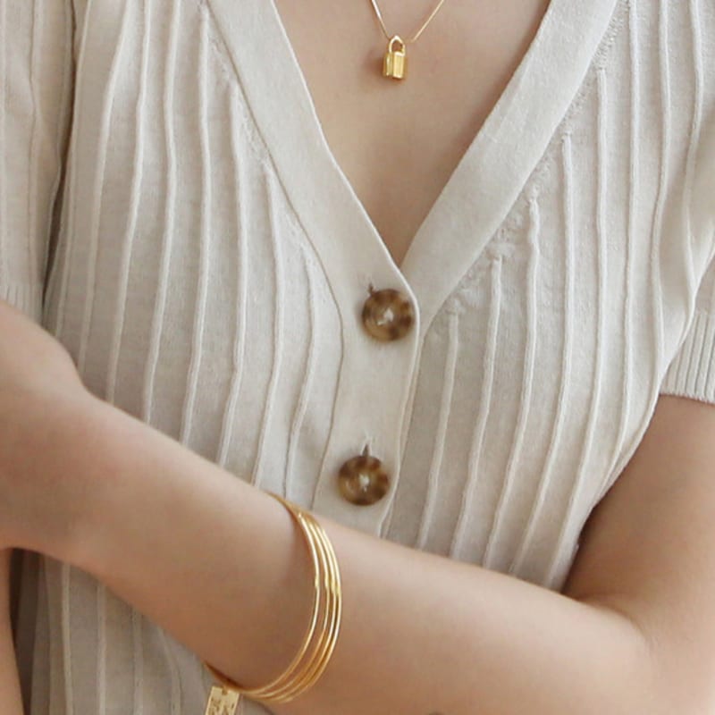 LAYERMOOD layer bangle bracelet set -gold one
LAYERMOOD layer bangle bracelet set -gold one
