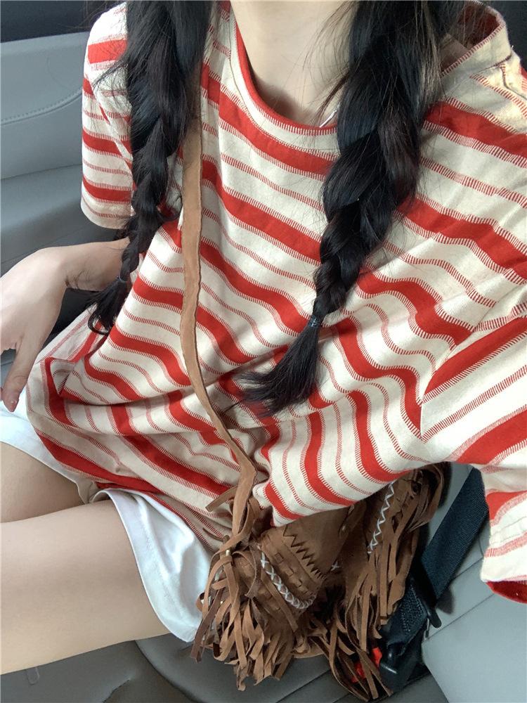 Design sense niche contrasting color striped short-sleeved T-shirt women s summer new Korean version loose casual fashion top M
Design sense niche contrasting color striped short-sleeved T-shirt women s summer new Korean version loose casual fashion top M