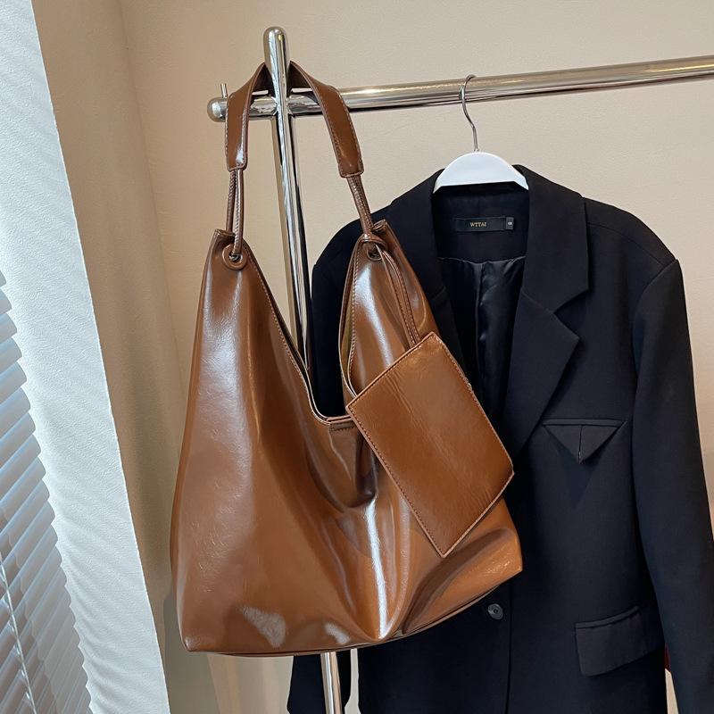 Ретро сумка высокого класса женская 2025 новая модная простая на плечо подмышку сумка-тоут для通勤 большая сумка коричневый
Ретро сумка высокого класса женская 2025 новая модная простая на плечо подмышку сумка-тоут для通勤 большая сумка коричневый