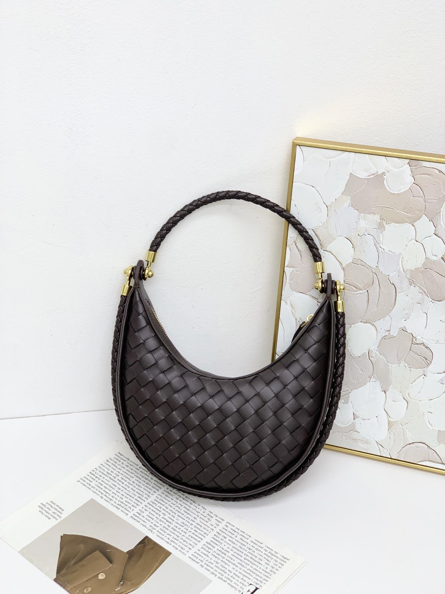 Новая плетеная сумка-полумесяц, универсальная сумочка, на плечо, через плечо, подмышку, персонализированная трендовая сумка-полумесяц, сумка-пельмень 24*6*27cm темно-коричневого
Новая плетеная сумка-полумесяц, универсальная сумочка, на плечо, через плечо, подмышку, персонализированная трендовая сумка-полумесяц, сумка-пельмень 24*6*27cm темно-коричневого