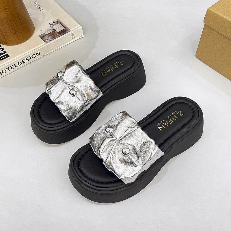 Тапочки женские летние 2025 новая мода сандалии на толстой подошве маффины интернет-знаменитость супер огонь пляжные складные 40 серебряный
Тапочки женские летние 2025 новая мода сандалии на толстой подошве маффины интернет-знаменитость супер огонь пляжные складные 40 серебряный