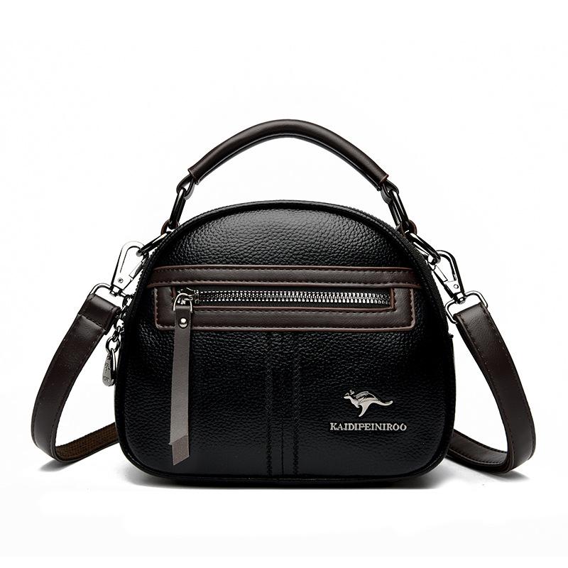 Матери среднего возраста носят сумку через плечо, а женщины носят модную одноплечевую сумку. чёрный
Матери среднего возраста носят сумку через плечо, а женщины носят модную одноплечевую сумку. чёрный