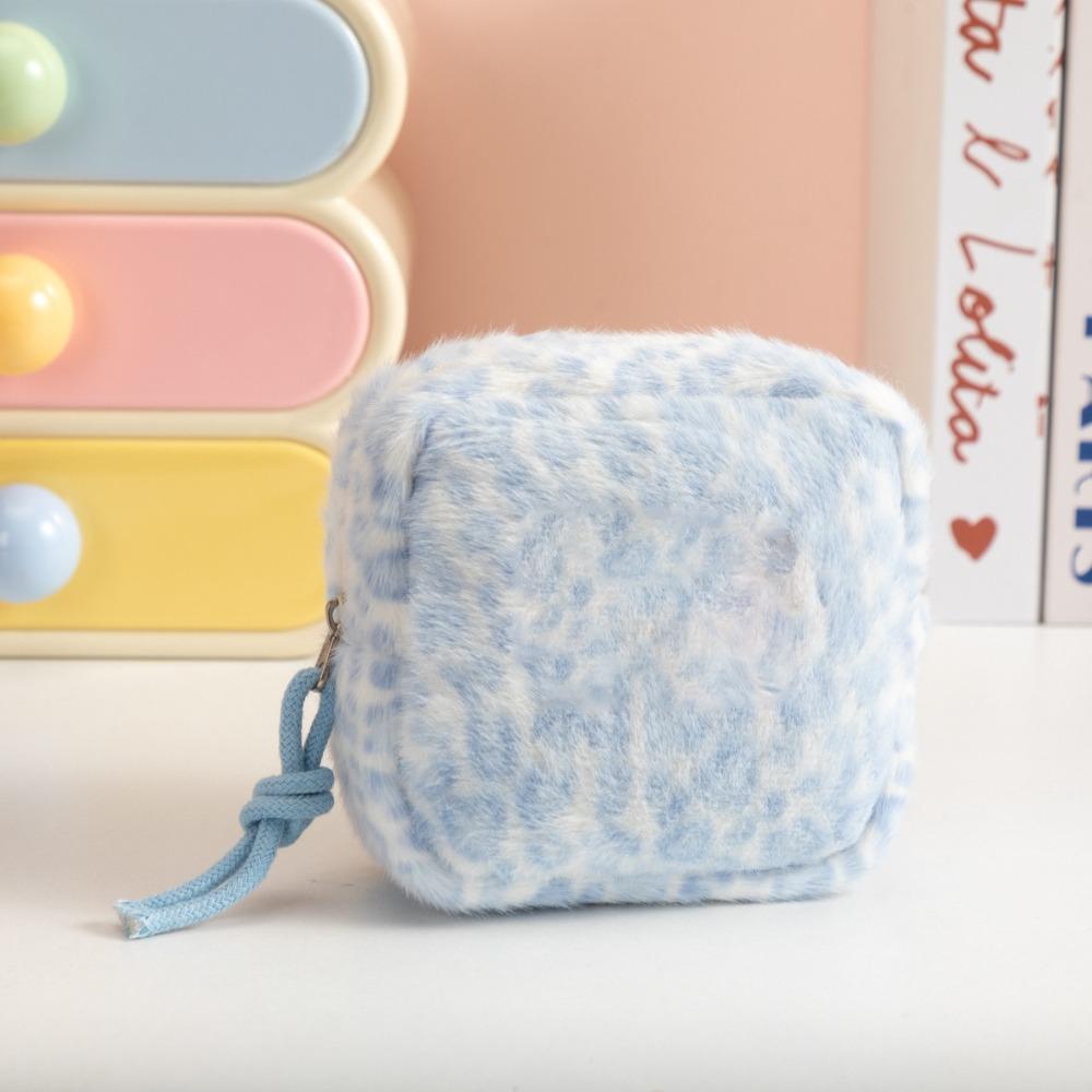 Portable Cosmetic Bag Square Leopard Print Sanitary Pad Bag Zipper Design Card Holder Girls синій
Portable Cosmetic Bag Square Leopard Print Sanitary Pad Bag Zipper Design Card Holder Girls синій