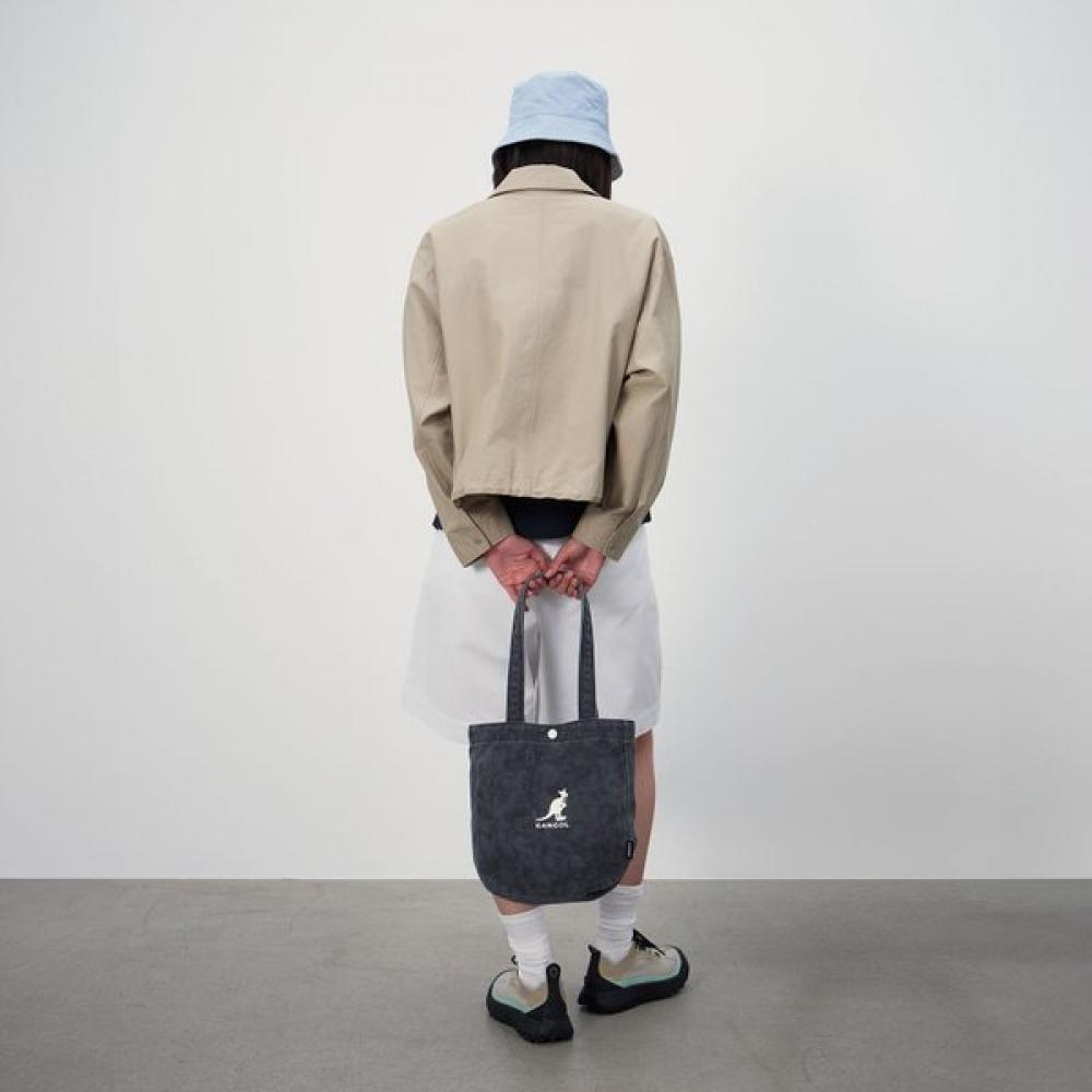 Kangol Washed Jerry Eco Bag Small Denim Black 0059 OS
Kangol Washed Jerry Eco Bag Small Denim Black 0059 OS