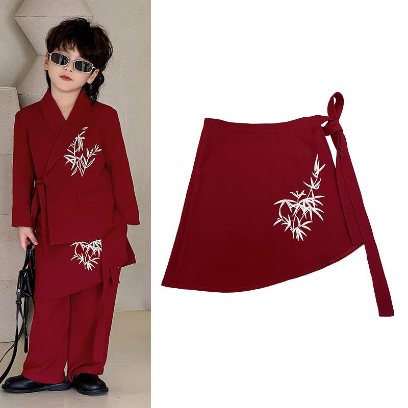Autumn 2024 Boys Blazer Suit with Bamboo Leaf Embroidery 120cm
Autumn 2024 Boys Blazer Suit with Bamboo Leaf Embroidery 120cm