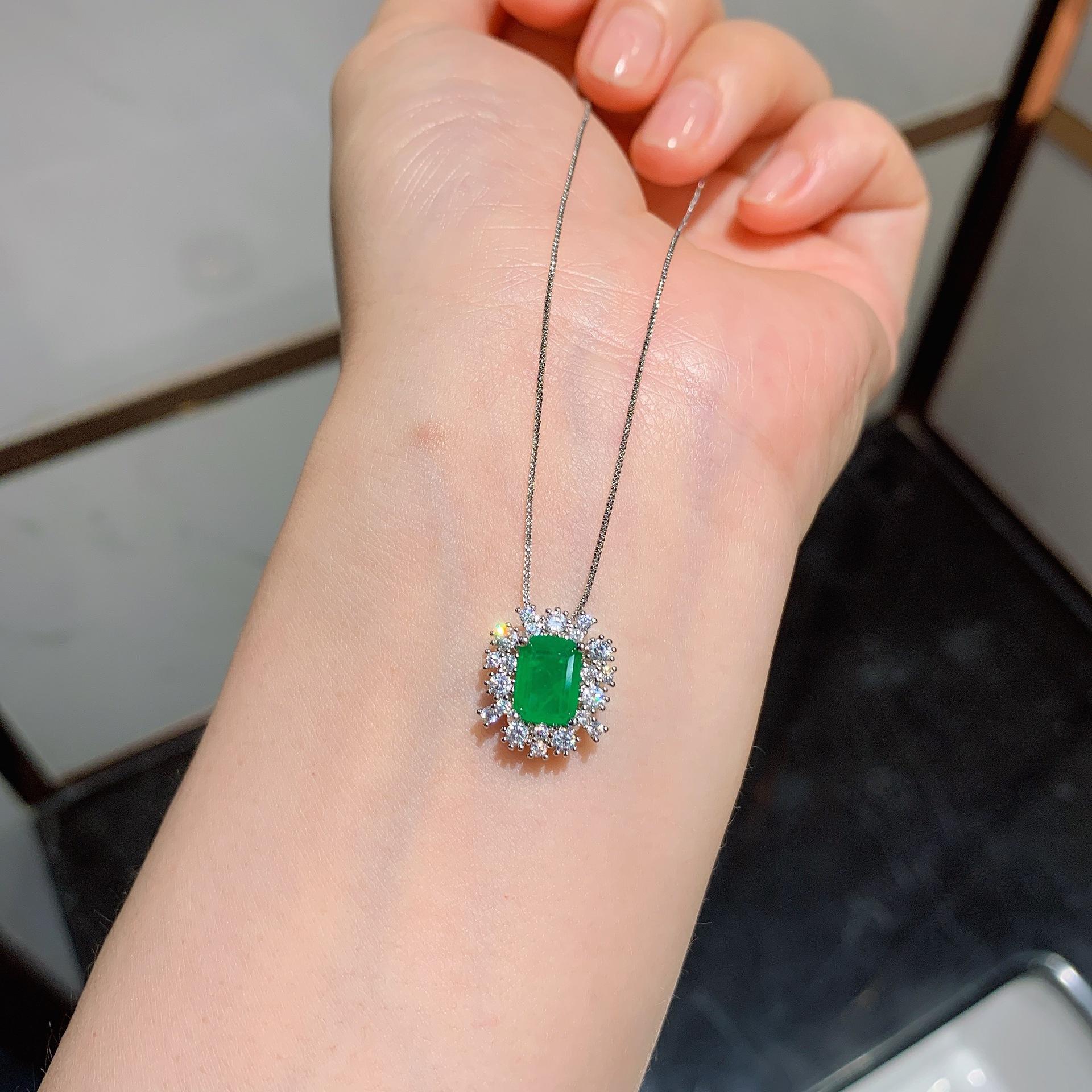 Украшения Популярное Имитация Изумруда Ожерелье Серьги Изумрудный Набор
Украшения Популярное Имитация Изумруда Ожерелье Серьги Изумрудный Набор