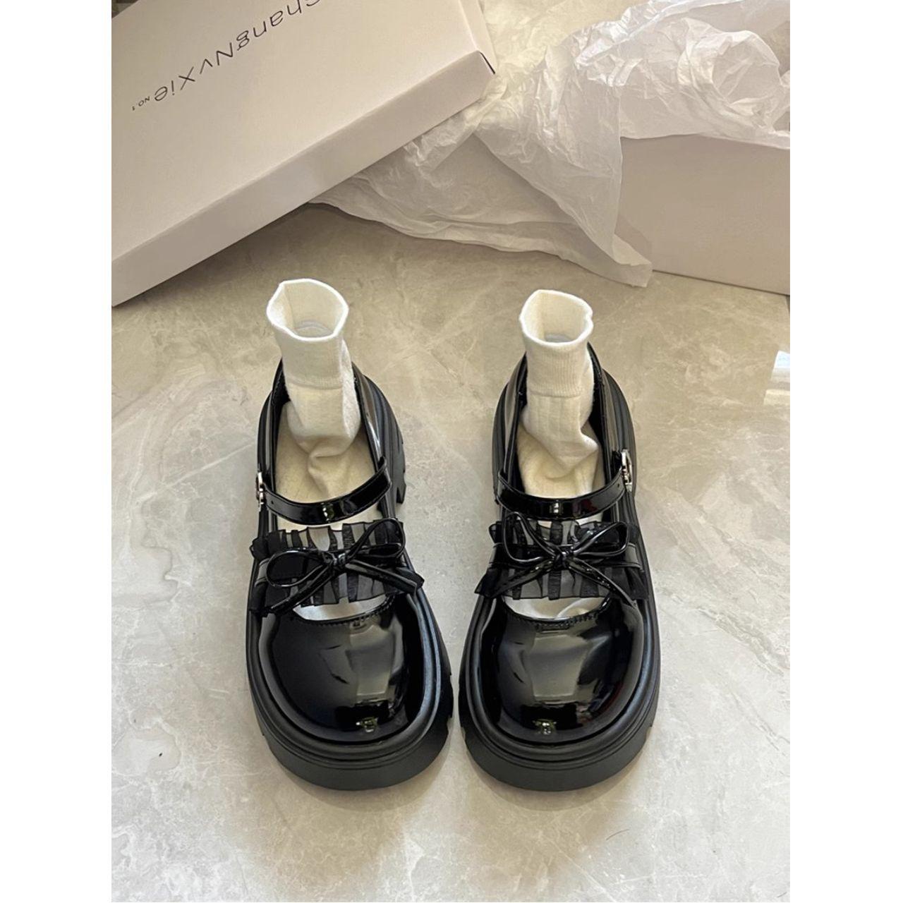 Platform French with skirt Japanese jk Mary Jane single shoes white British style small leather shoes women s 2024 spring and autumn new models 35
Platform French with skirt Japanese jk Mary Jane single shoes white British style small leather shoes women s 2024 spring and autumn new models 35