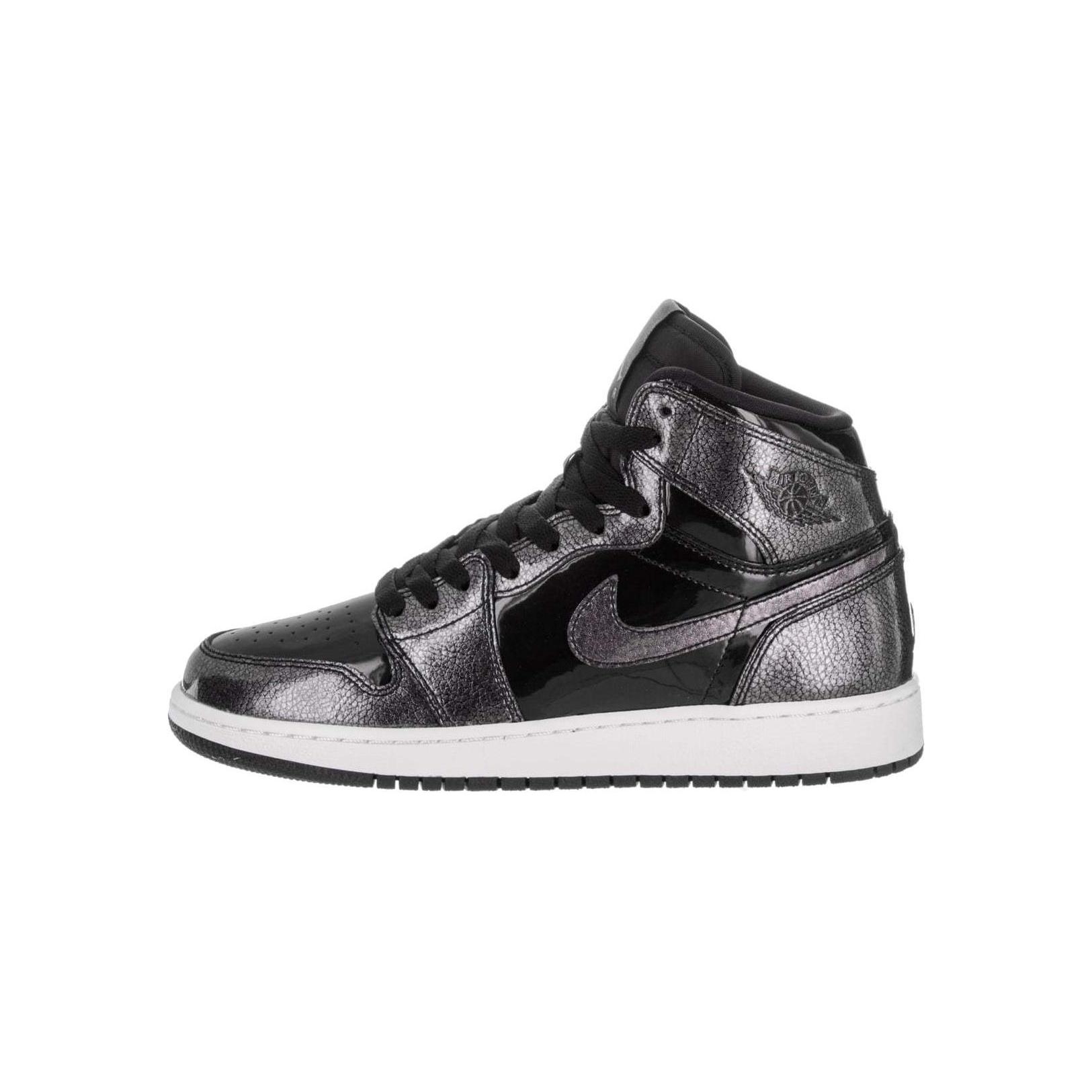 Новые Jordan 1 Retro High Черный лак GS 705304-017 21
Новые Jordan 1 Retro High Черный лак GS 705304-017 21