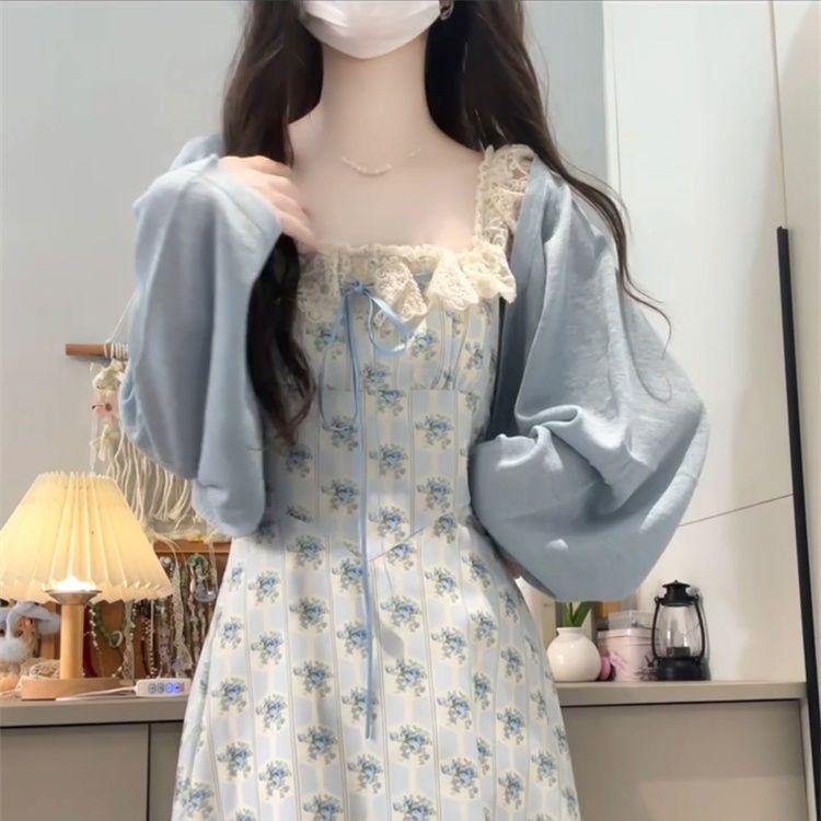 Korean Preppy Waist-Cinching Floral Dress & Blue Knit Cardigan Set for Women S (recommended 75-90 jin)
Korean Preppy Waist-Cinching Floral Dress & Blue Knit Cardigan Set for Women S (recommended 75-90 jin)