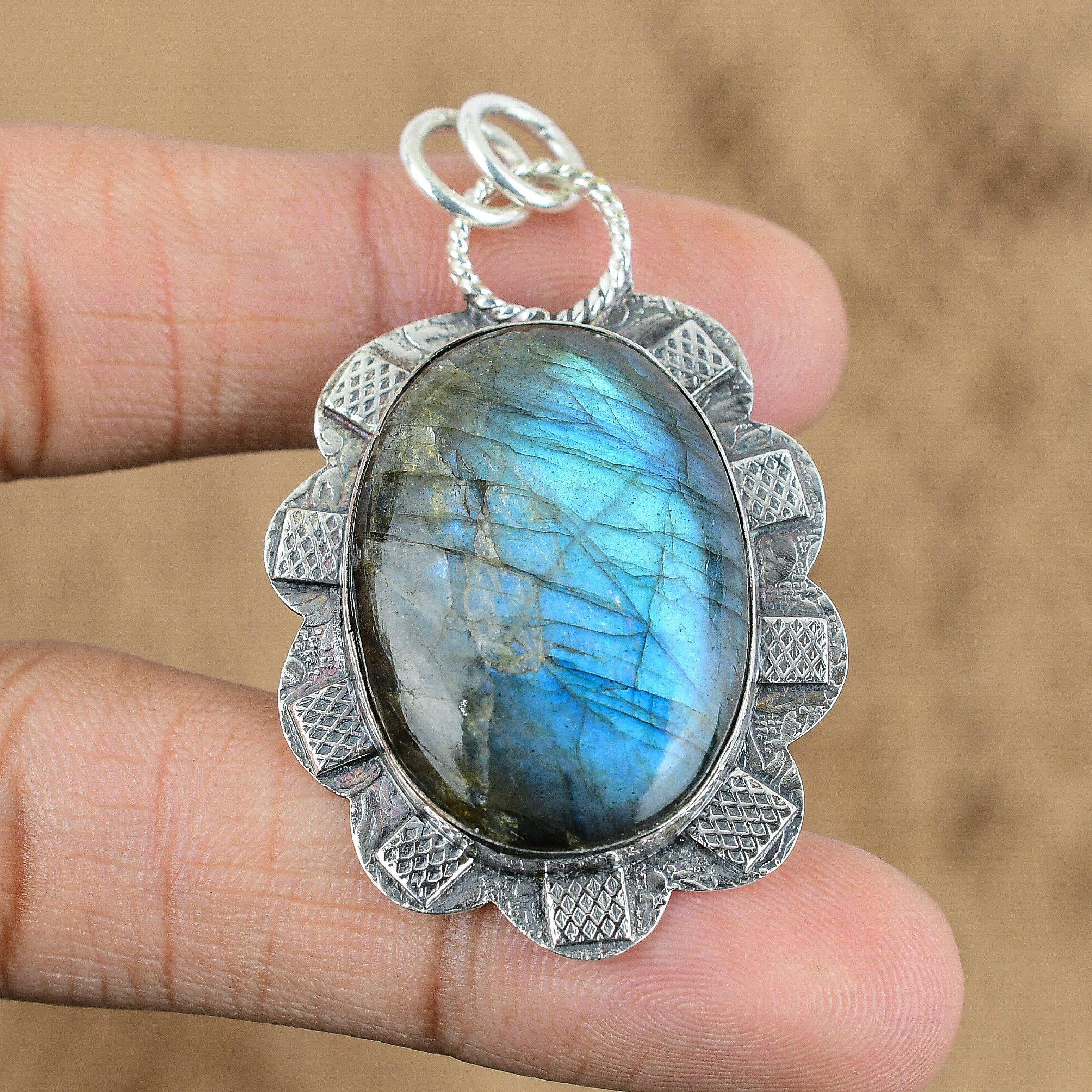 925 Sterling Silver Labradorite Stone Birthday Daughter Elegant Artisan Pendant
925 Sterling Silver Labradorite Stone Birthday Daughter Elegant Artisan Pendant