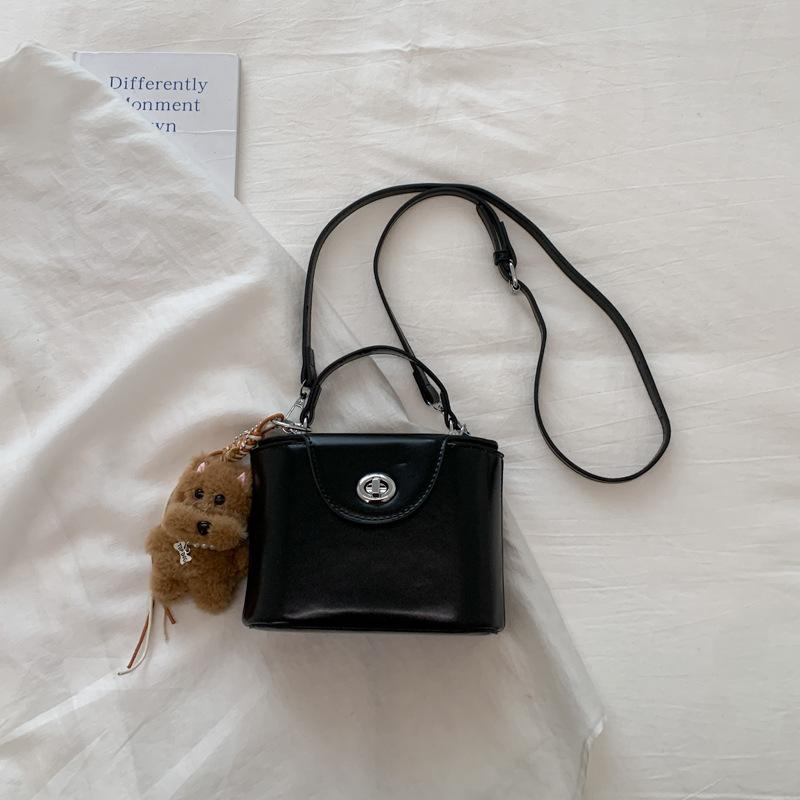 Spring New Women Simple Crossbody Bags Korean Style Casual Box Shoulder Bag Fashiable and Versatile Commuting Bag High Value чёрный
Spring New Women Simple Crossbody Bags Korean Style Casual Box Shoulder Bag Fashiable and Versatile Commuting Bag High Value чёрный