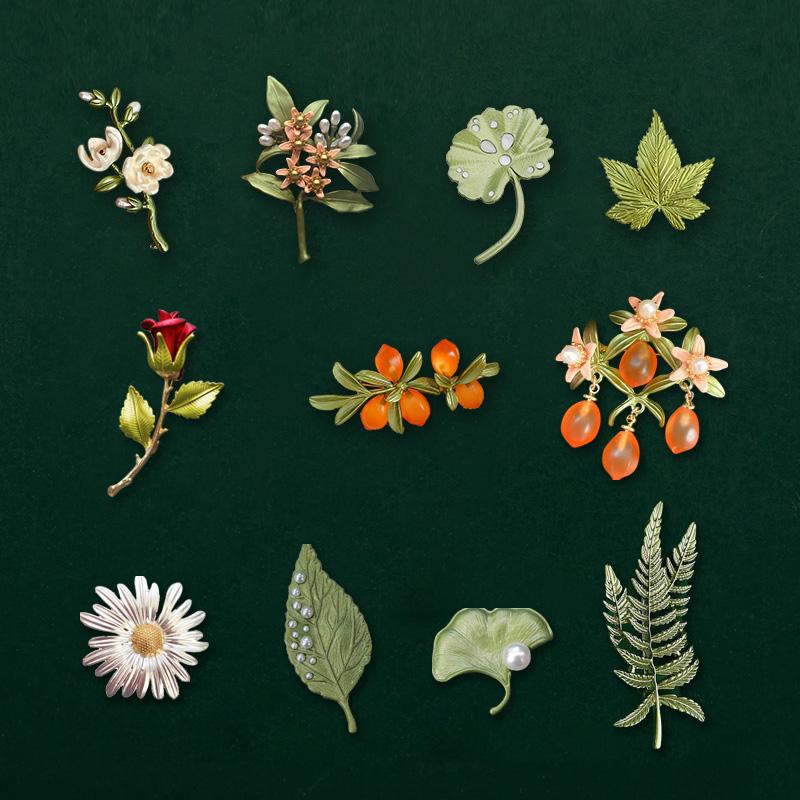 Vintage Women Enamel Daisy Berry Pearl Brooches Design Plant Series Badges Pins Lady Clothing Sweater Corsage Buckle Jewelry
Vintage Women Enamel Daisy Berry Pearl Brooches Design Plant Series Badges Pins Lady Clothing Sweater Corsage Buckle Jewelry