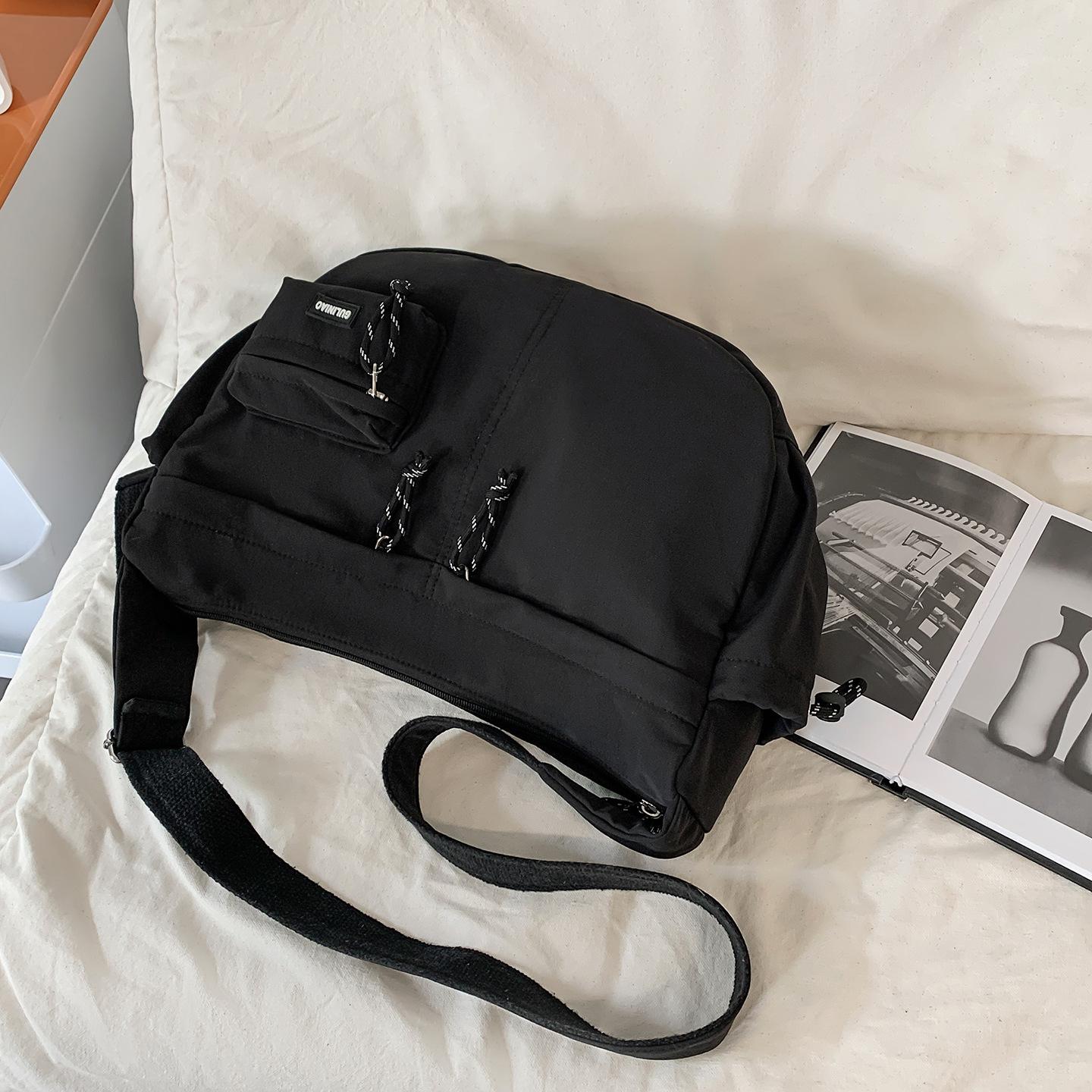 Casual simple and versatile foreign style portable commuting autumn and winter women s messenger shoulder bag чорний
Casual simple and versatile foreign style portable commuting autumn and winter women s messenger shoulder bag чорний