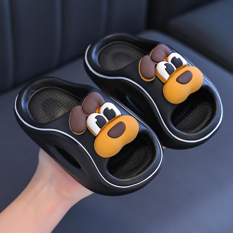 EVA Slippers for boys and girls with a soft, cushy feel, non-slip, suitable for children, family use, indoor bathing, baby sandals 160MM
EVA Slippers for boys and girls with a soft, cushy feel, non-slip, suitable for children, family use, indoor bathing, baby sandals 160MM