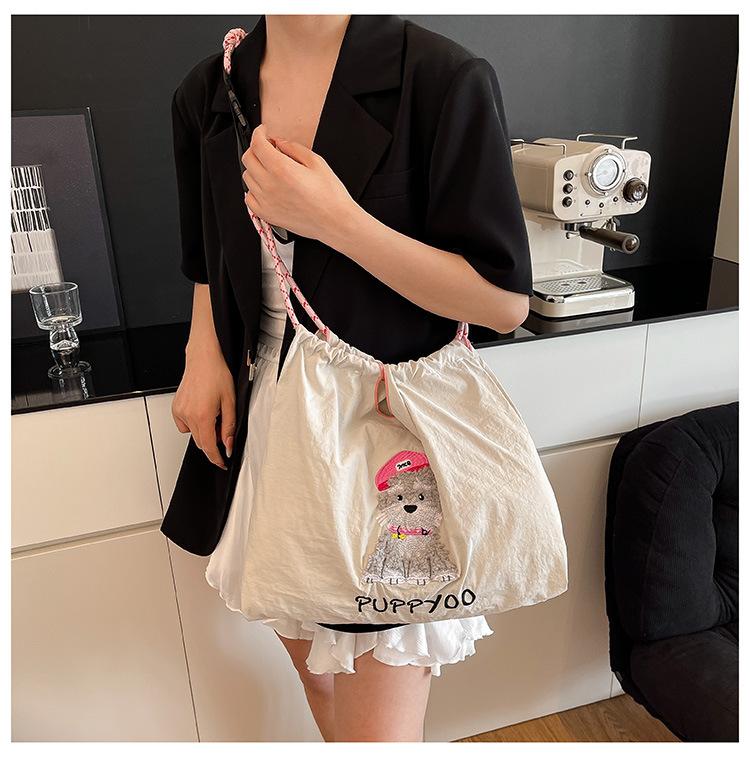 2025 large capacity cute cloth bag tote bag cartoon embroidered shoulder bag casual drawstring tote bag
2025 large capacity cute cloth bag tote bag cartoon embroidered shoulder bag casual drawstring tote bag