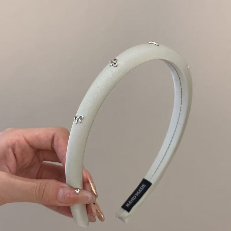 Bows - Exuding An Elegant and Sophisticated Vibe. High-crowned Hairband Headpiece. Face Wash Hairband. Wide-edge Hairpin. зелений
Bows - Exuding An Elegant and Sophisticated Vibe. High-crowned Hairband Headpiece. Face Wash Hairband. Wide-edge Hairpin. зелений