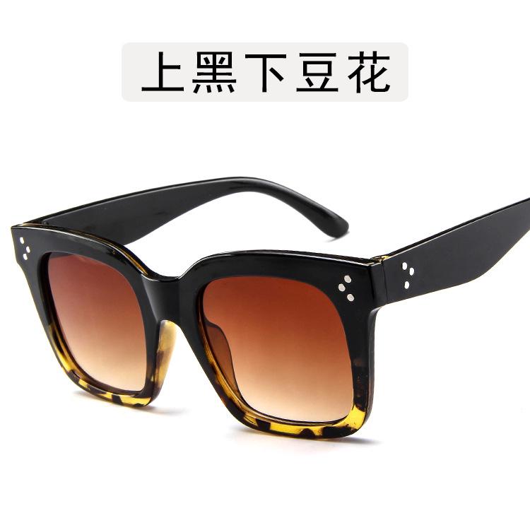Classic Vintage Lady Sun Glasses Glasses Ladies Large Spectacle Frame Frame Rectangular Three Dots Sun Eyeglasses Male Driving Classic Eyewear As shown in the figu
Classic Vintage Lady Sun Glasses Glasses Ladies Large Spectacle Frame Frame Rectangular Three Dots Sun Eyeglasses Male Driving Classic Eyewear As shown in the figu