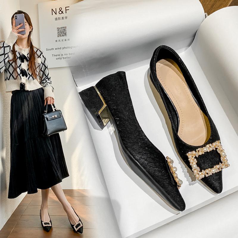 Остроносые туфли на толстом каблуке, новые туфли с неглубоким вырезом, на среднем высоком каблуке, со стразами и квадратной пряжкой, большого размера 43 чёрный
Остроносые туфли на толстом каблуке, новые туфли с неглубоким вырезом, на среднем высоком каблуке, со стразами и квадратной пряжкой, большого размера 43 чёрный