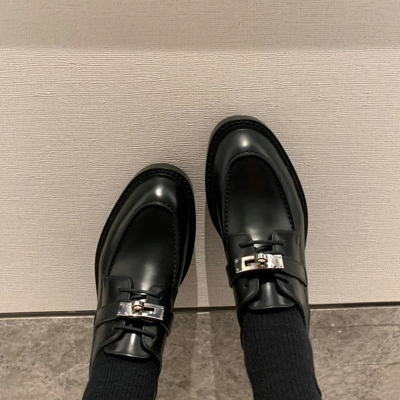 Sheepskin version~ Leather lock black retro round head loafers women s thick heel British style small leather shoes Oxford single shoes 35
Sheepskin version~ Leather lock black retro round head loafers women s thick heel British style small leather shoes Oxford single shoes 35
