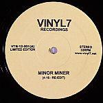 12-дюймовая пластинка НЕИЗВЕСТНЫЙ ИСПОЛНИТЕЛЬ - Minor Miner V7R12001 Vinyl7 Recordin 2007 Япония Рэп и хип-хоп/R&B Б/У
12-дюймовая пластинка НЕИЗВЕСТНЫЙ ИСПОЛНИТЕЛЬ - Minor Miner V7R12001 Vinyl7 Recordin 2007 Япония Рэп и хип-хоп/R&B Б/У
