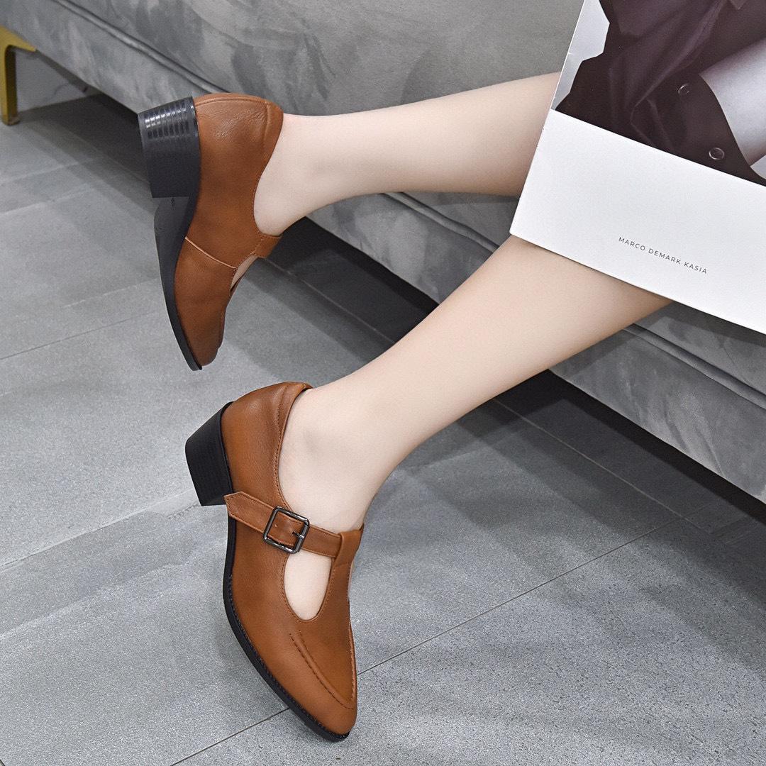 Остроносые ретро туфли Мэри Джейн женские осенние новые на толстом каблуке маленькие одинарные туфли коровья кожа Т-образная застежка туфли на высоком каблуке 40
Остроносые ретро туфли Мэри Джейн женские осенние новые на толстом каблуке маленькие одинарные туфли коровья кожа Т-образная застежка туфли на высоком каблуке 40