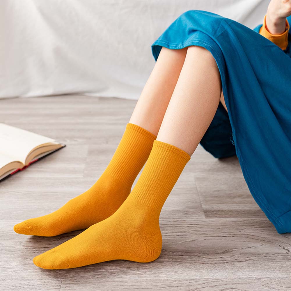 Simple Trend Autumn Winter Solid Color Japanese Women Socks Mid-tube Socks Cotton Socks Pile Socks
Simple Trend Autumn Winter Solid Color Japanese Women Socks Mid-tube Socks Cotton Socks Pile Socks