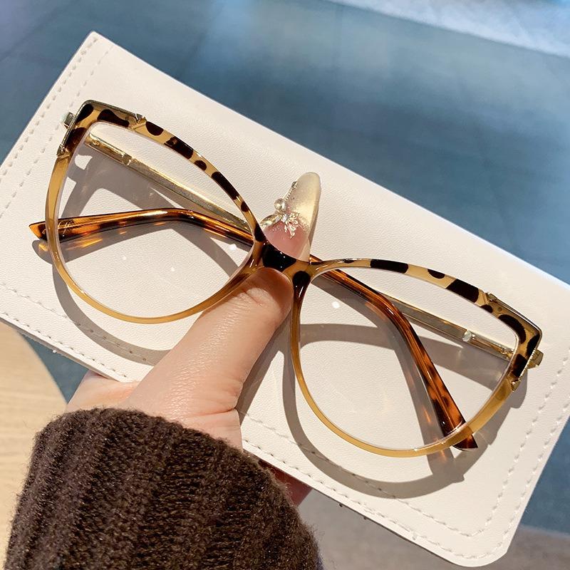 New Style Frames for Women Glasses Cat Eye Shape TR90 Material Glasses for Women Blue Light Blocking Women s Eyeglasses
New Style Frames for Women Glasses Cat Eye Shape TR90 Material Glasses for Women Blue Light Blocking Women s Eyeglasses