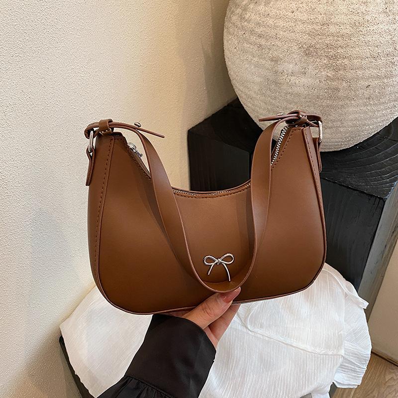 Women s bag single-shoulder bag Korean style with a bow decorati fashiable crescent-shaped bag for casual commuting under
Women s bag single-shoulder bag Korean style with a bow decorati fashiable crescent-shaped bag for casual commuting under