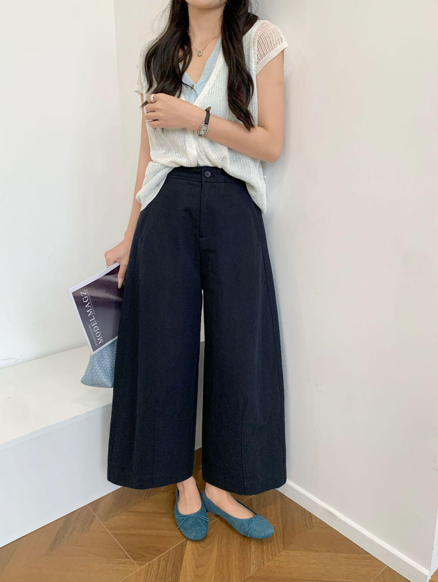 Women s Minimalist Drapey Cocoon Wide-Leg Cropped Pants - Nylon Cotton Blend, Breathable and Casual Style L (58-65 kg) темно-синього кольору
Women s Minimalist Drapey Cocoon Wide-Leg Cropped Pants - Nylon Cotton Blend, Breathable and Casual Style L (58-65 kg) темно-синього кольору