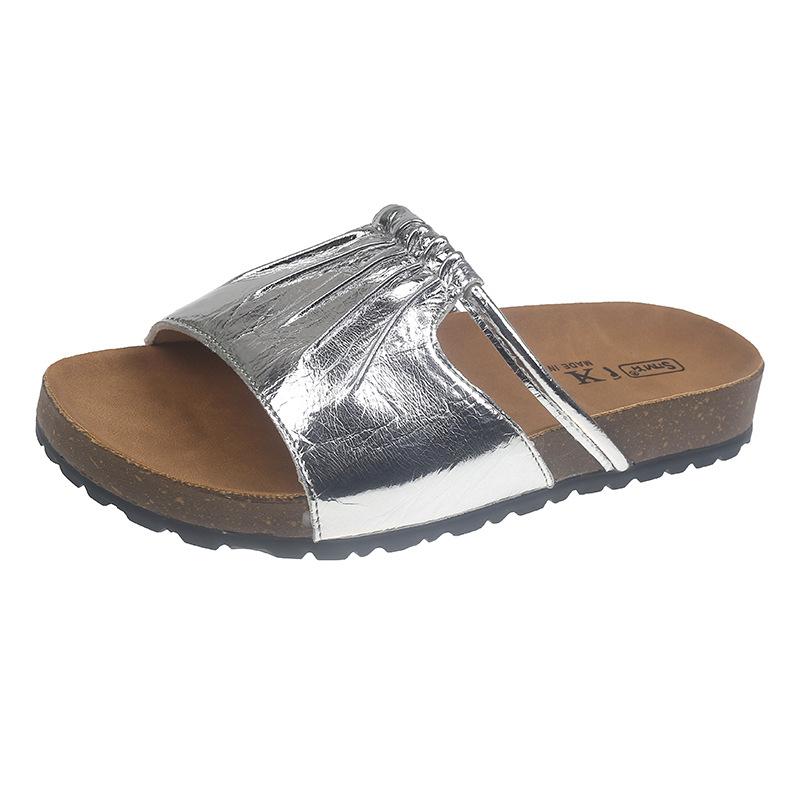 Summer new set of toe cool slippers women s simple outer wear Roman sandals retro non-slip versatile flat beach shoes tide 35 серебряный
Summer new set of toe cool slippers women s simple outer wear Roman sandals retro non-slip versatile flat beach shoes tide 35 серебряный