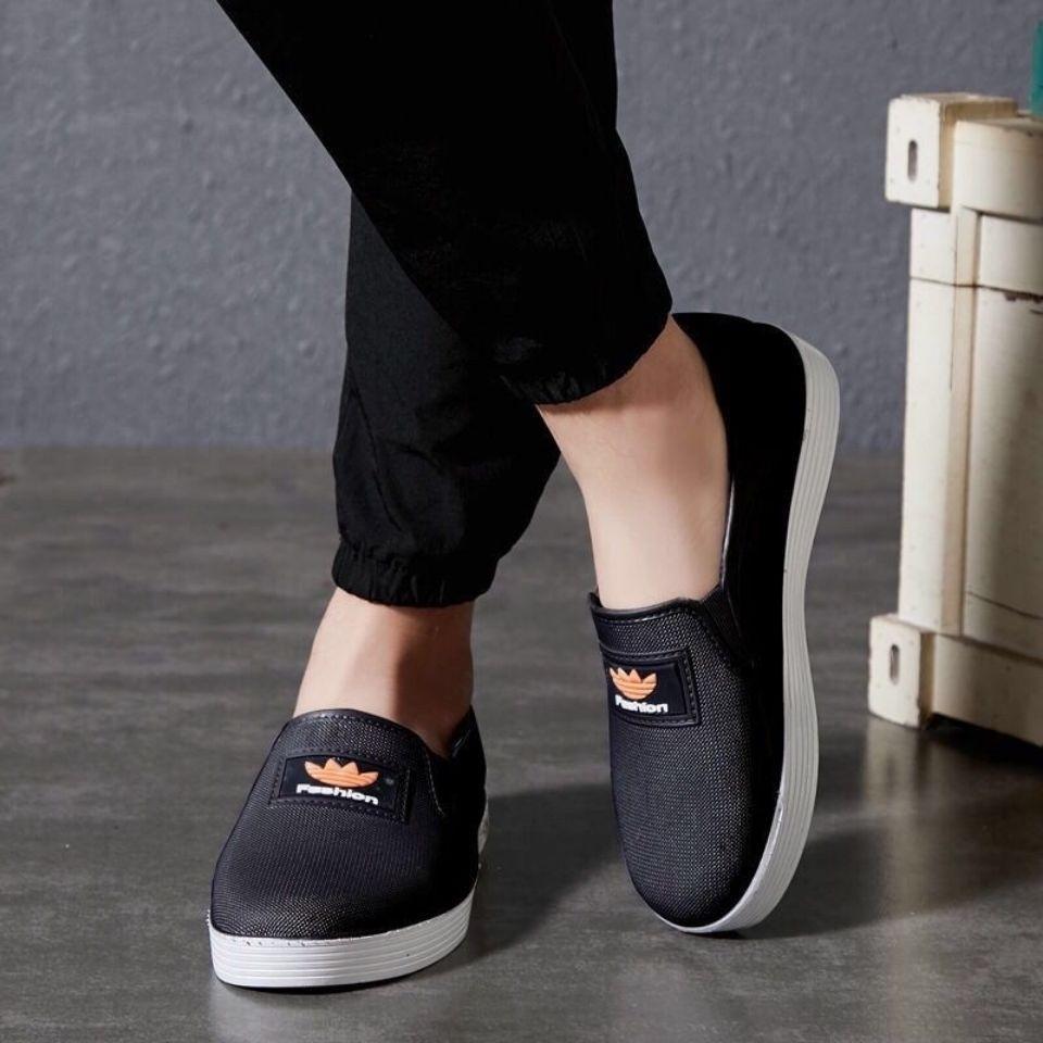 Мужские повседневные низкие нескользящие водонепроницаемые рабочие туфли модные тапочки для дождя мокасины на мягкой подошве 40-44
Мужские повседневные низкие нескользящие водонепроницаемые рабочие туфли модные тапочки для дождя мокасины на мягкой подошве 40-44