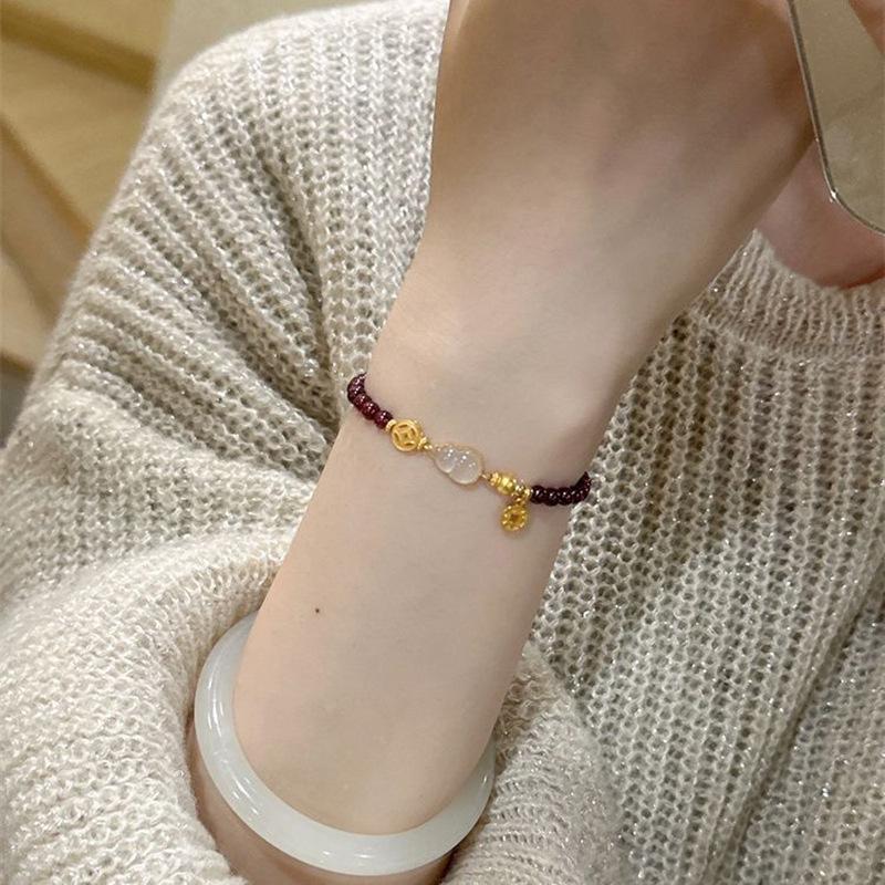 Браслет в ретро-придворном стиле с тыквой-горлянкой «Двойное счастье» - Вдохновленный нефритом, универсальный и роскошный
Браслет в ретро-придворном стиле с тыквой-горлянкой «Двойное счастье» - Вдохновленный нефритом, универсальный и роскошный