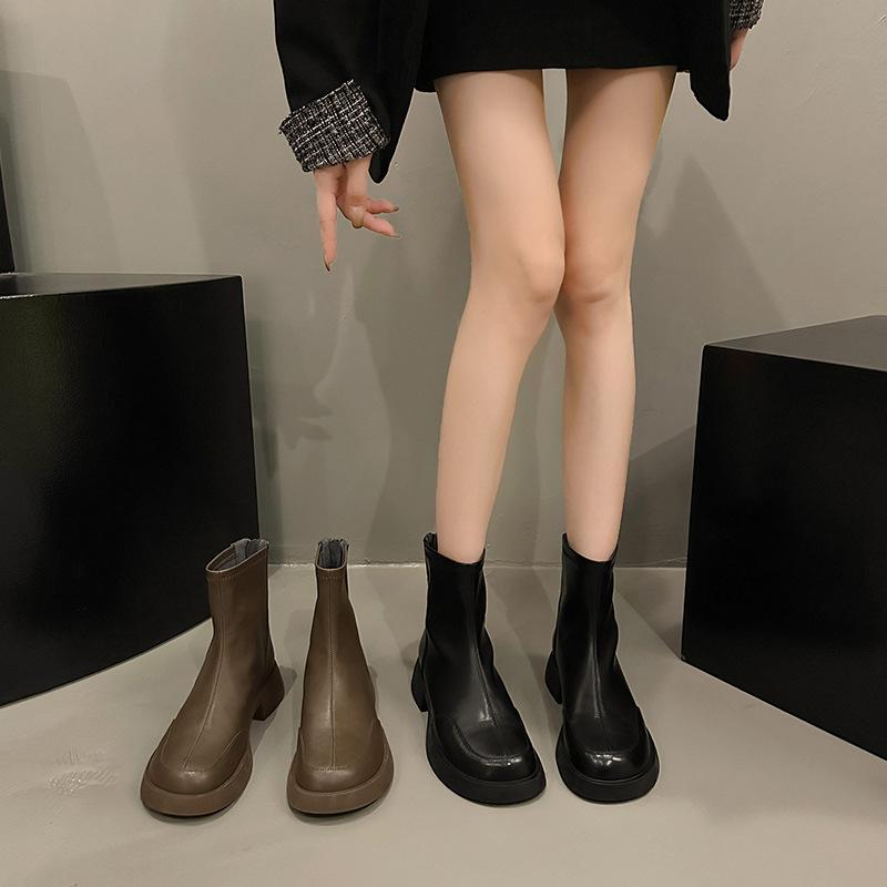 Simple black British style platform Martin boots women s 2025 new autumn and winter popular thick heel casual thin short boots 35 хаки
Simple black British style platform Martin boots women s 2025 new autumn and winter popular thick heel casual thin short boots 35 хаки