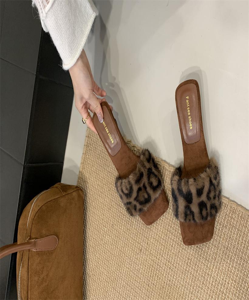 Super fairy keep it for yourself~! One-word high-heeled fluffy slippers for women s autumn and winter wear square-headed special-shaped wedge-heeled 39 цветной печати леопарда
Super fairy keep it for yourself~! One-word high-heeled fluffy slippers for women s autumn and winter wear square-headed special-shaped wedge-heeled 39 цветной печати леопарда