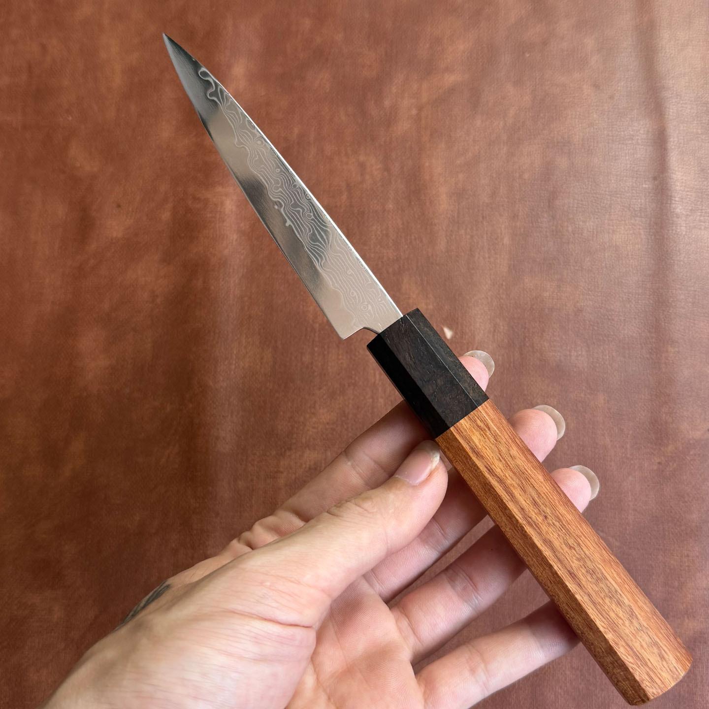4.5 Inch Sashimi Knife Single-edged Blade Damascus Steel Wood Handle Utility Paring Steak Engraving BBQ Cleaver Kitchen Knife 4.5 inch
4.5 Inch Sashimi Knife Single-edged Blade Damascus Steel Wood Handle Utility Paring Steak Engraving BBQ Cleaver Kitchen Knife 4.5 inch