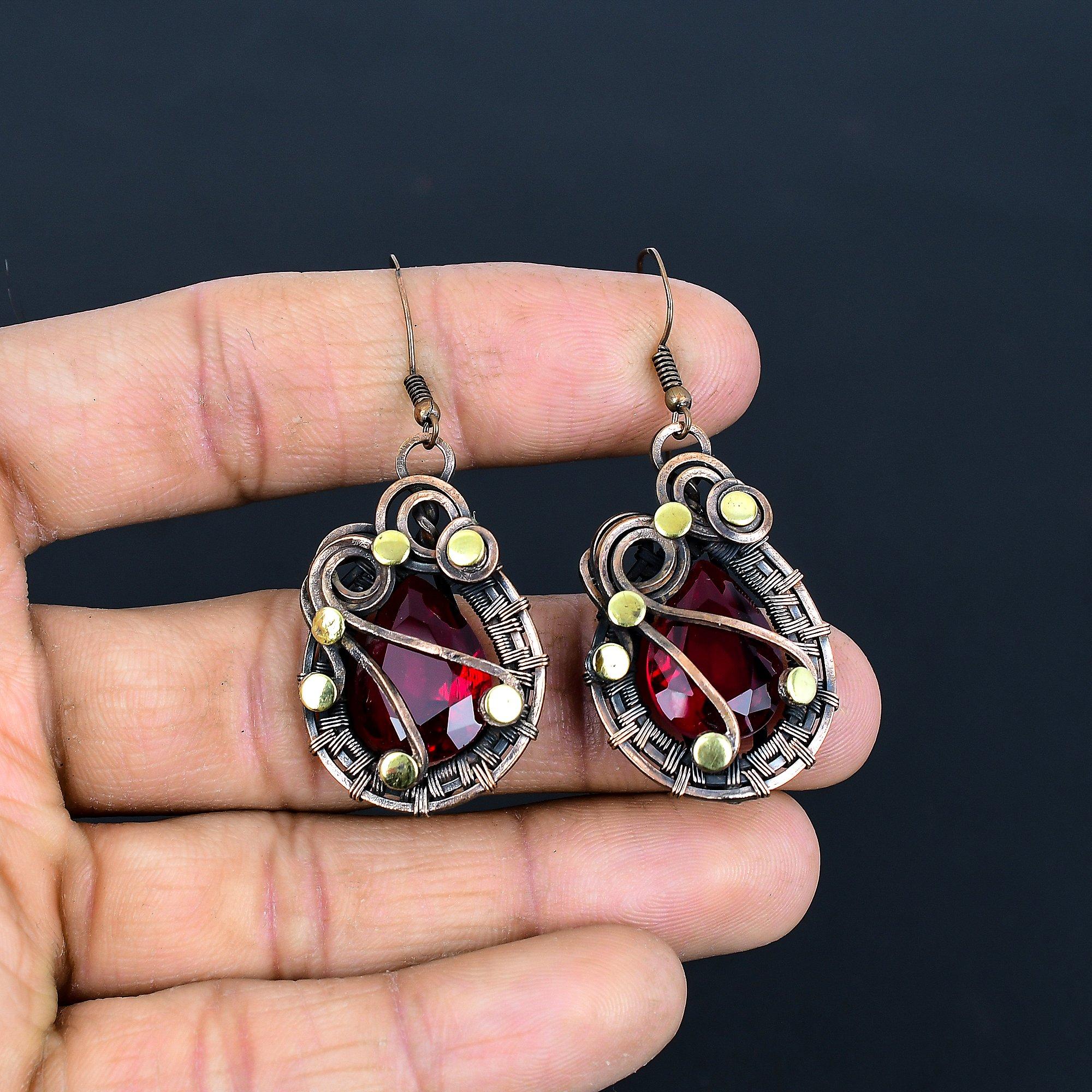 Серьги с красным гранатом, ювелирные изделия из драгоценных камней, серьги ручной работы, обмотанные медной проволокой 999 пробы, ювелирные изделия новейшего дизайна 2.55 Inches
Серьги с красным гранатом, ювелирные изделия из драгоценных камней, серьги ручной работы, обмотанные медной проволокой 999 пробы, ювелирные изделия новейшего дизайна 2.55 Inches