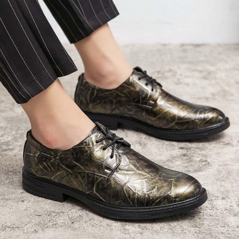 Leather shoes men s business dress large size spring new British wedding shoes Korean version of young men s casual leather shoes trend 38
Leather shoes men s business dress large size spring new British wedding shoes Korean version of young men s casual leather shoes trend 38