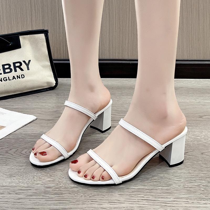 2024 foreign trade summer new European and American style one-word high heel women s large size thick heel round head cool slippers 35 білий
2024 foreign trade summer new European and American style one-word high heel women s large size thick heel round head cool slippers 35 білий