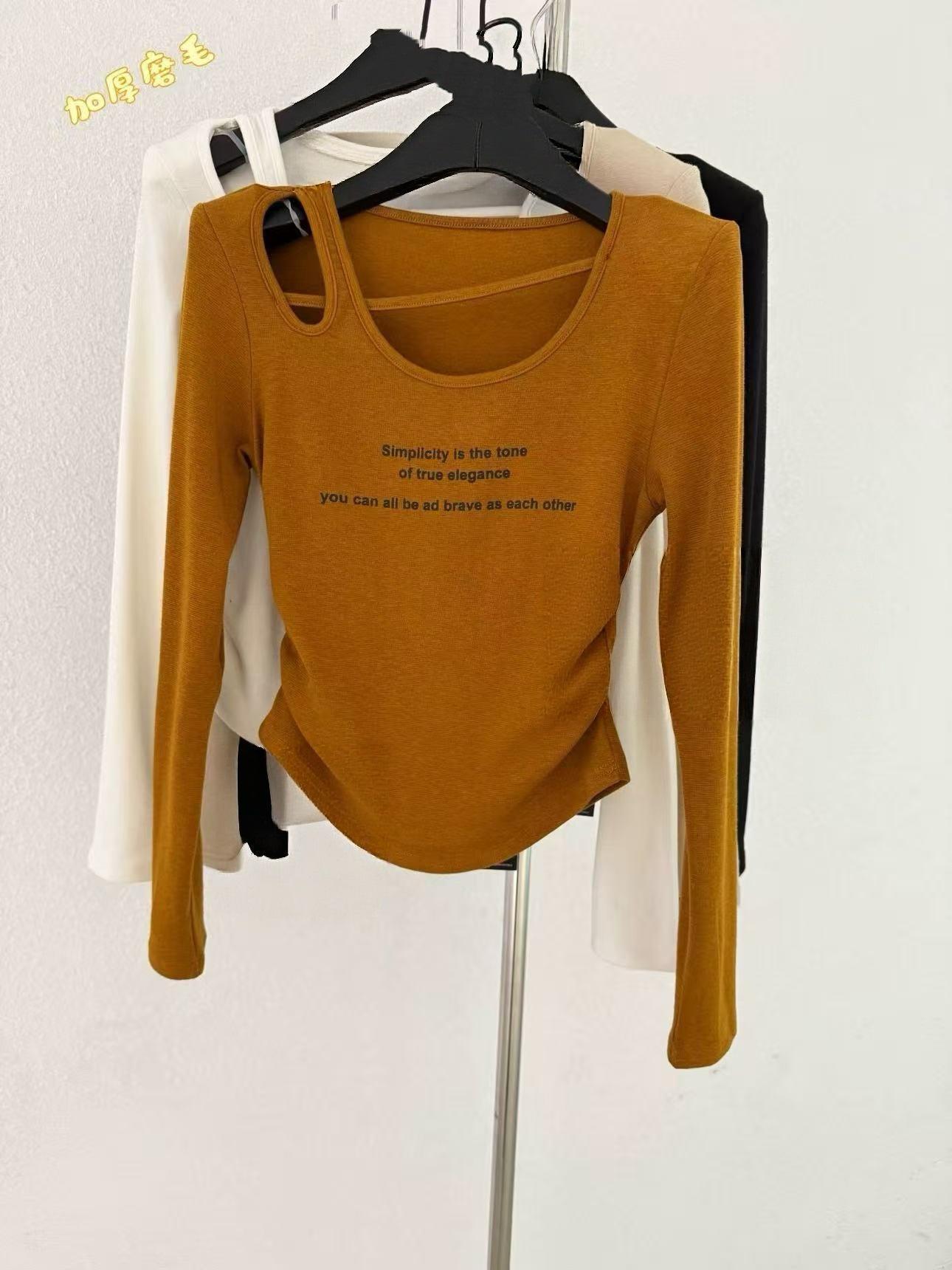 2025 Autumn/Winter Off-Shoulder Plush Long-Sleeve Top - Korean Design Women s Base Layer Orange (With Shoulder Pads)
2025 Autumn/Winter Off-Shoulder Plush Long-Sleeve Top - Korean Design Women s Base Layer Orange (With Shoulder Pads)